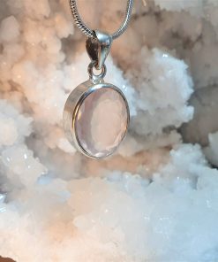 Fassett lihviga roosa kvartsiga hõberipats