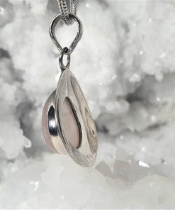 Roosa kvartsiga tilgakujuline hõberipats
