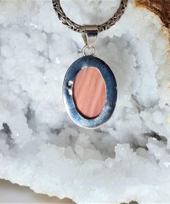 Roosa opaaliga hõberipats