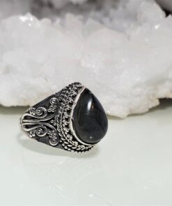 Labradoriit hõbesõrmus tilgakujulise kiviga