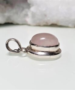 Roosa kvarts hõberipats