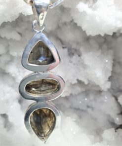 Labradoriit hõberipats