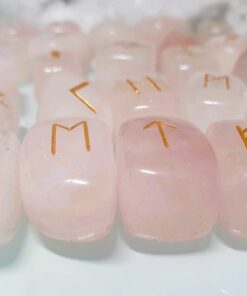 Roosa kvarts suuremad ruunid